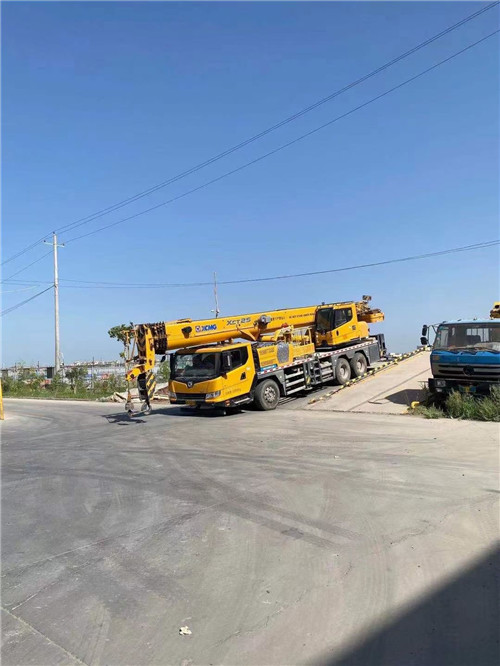 东港市吊车作业时，可能会产生哪些额外收费项目？